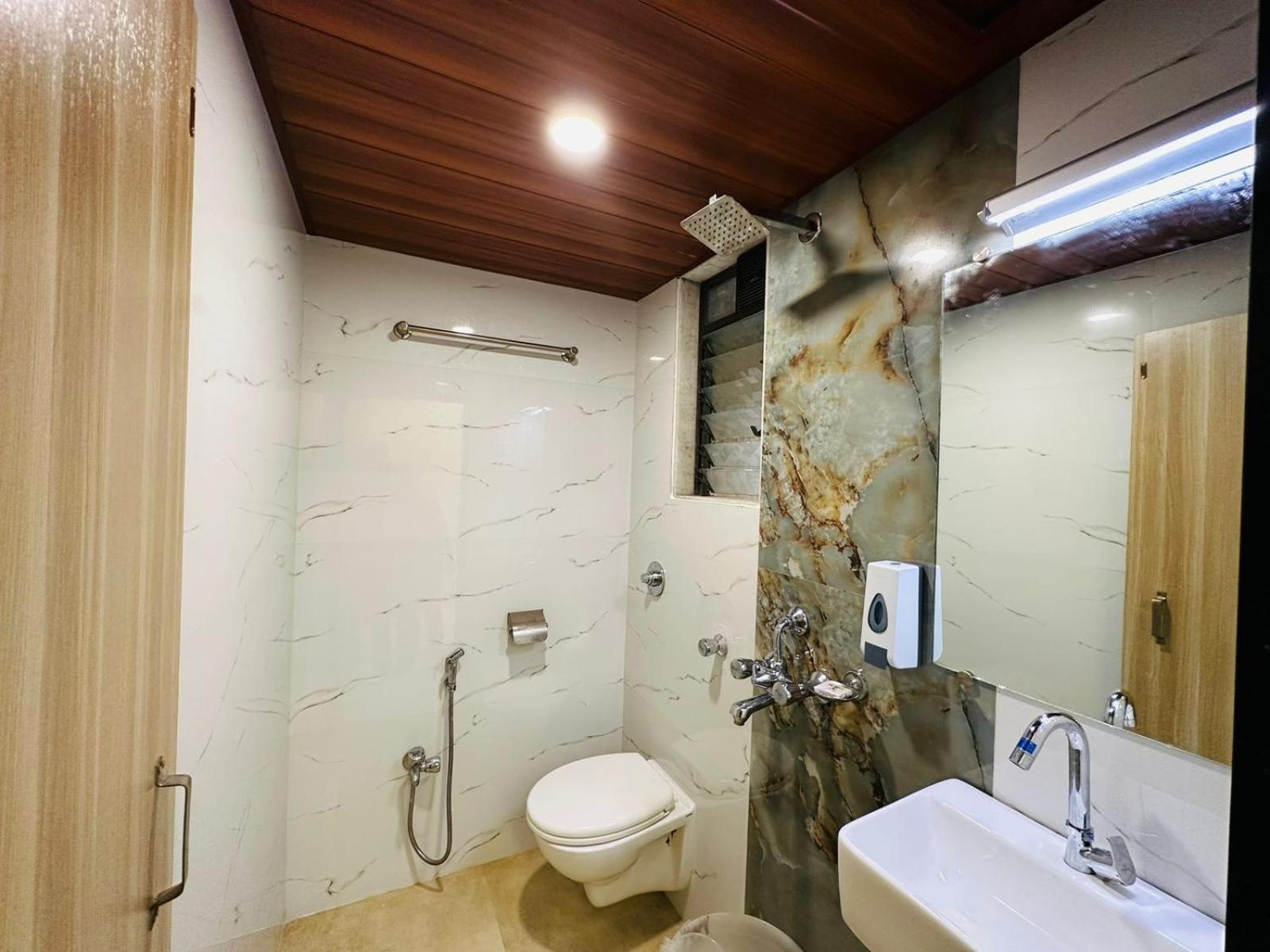 Hotel Vashi Inn Navi Mumbai Exterior photo